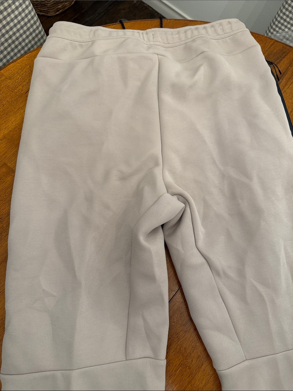 Nike Men’s Light Beige Fleece Joggers with Black Logo xl - Picture 13 of 16